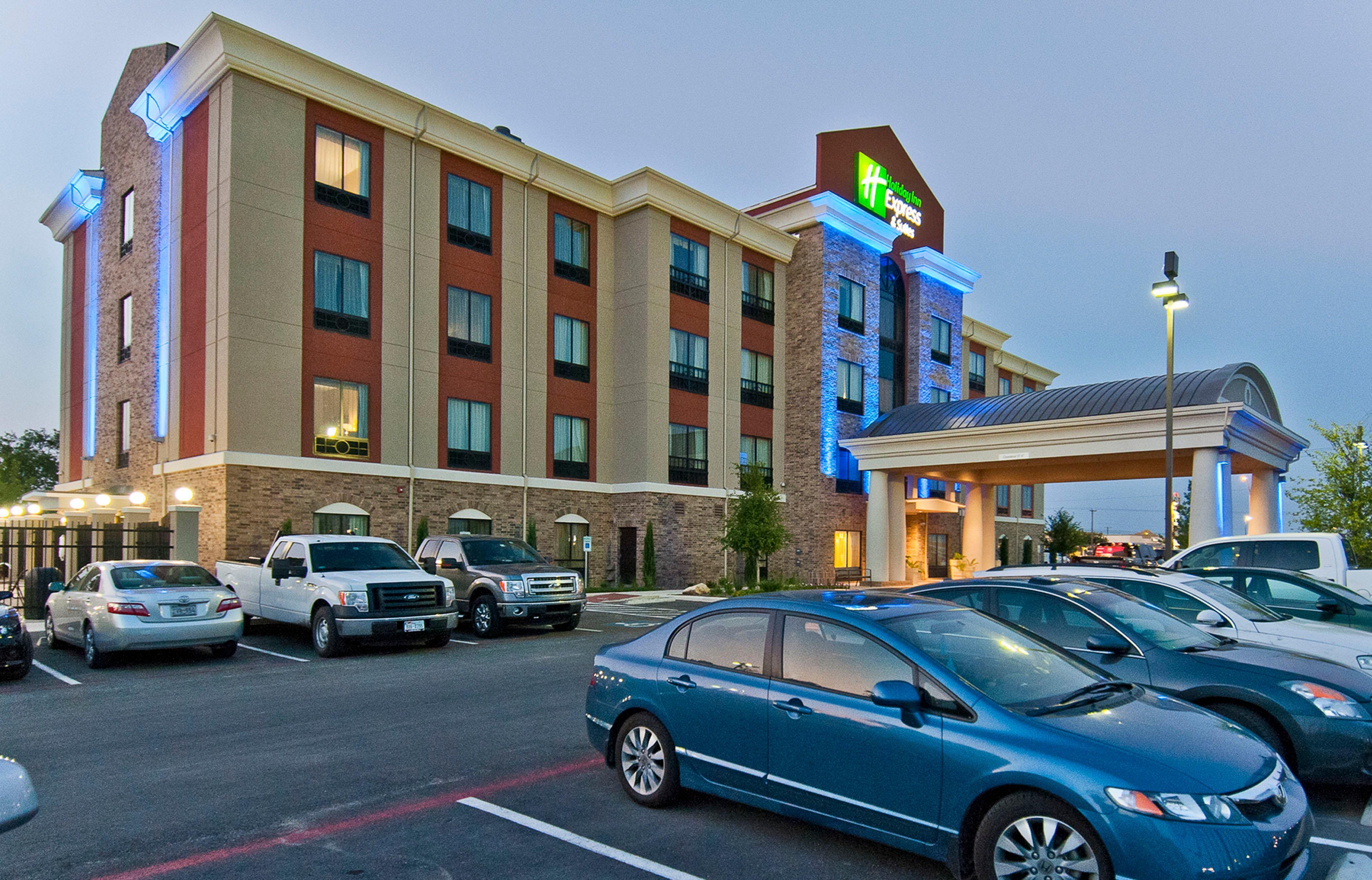 Holiday Inn Express & Suites San Antonio Frost Bank Center By Ihg Luaran gambar