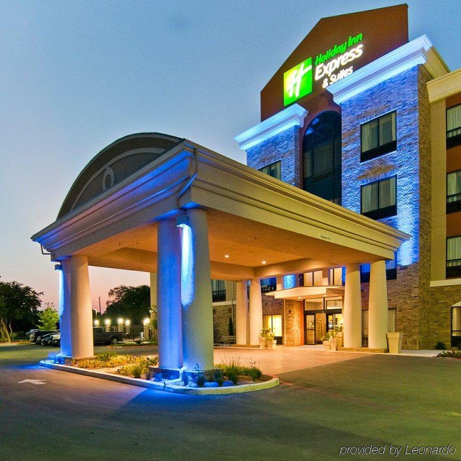 Holiday Inn Express & Suites San Antonio Frost Bank Center By Ihg Luaran gambar